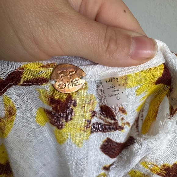 NWT Free People FP One Cream Yellow Floral Sheer Cropped Blouse Womens XS Boho - Picture 7 of 7